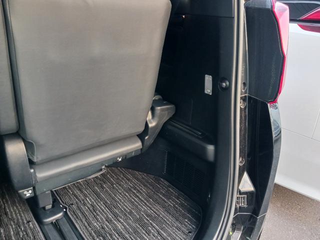 アルファード ２．５Ｓ　Ｃパッケージ　衝突被害軽減ブレーキ　チルトアップ＆スライドムーンルーフ　ディスプレイオーディオ　ＣＤ／ＤＶＤ　バックモニター　後席モニター　ＥＴＣ２．０　デジタルミラー　ベンチレーション　スペアタイヤ　点検記録簿（44枚目）