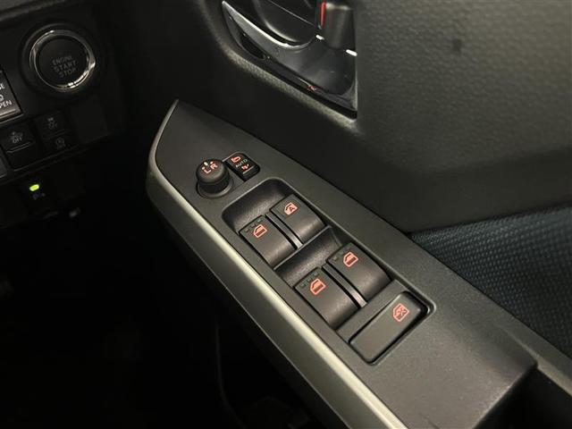 ルーミー カスタムG-T モデルLMガーニッシュ SDナビ 全周囲カメラ 両側オートスライドドア スマートキープッシュスタート LEDライト 1オーナー 横滑り防止機能 クルコン ETC付 アルミホイール DVD TV(30枚目)