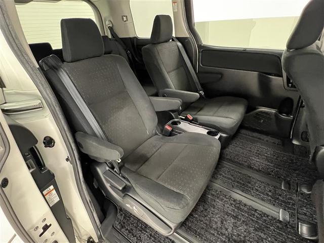 ノア G リアエアコン フルセグテレビ 盗難防止システム 1オーナ 記録簿付き エアバッグ アルミ キーレス アイドルストップ クルーズコントロール DVD再生 ETC メモリーナビ 3列シート ESC ABS(22枚目)