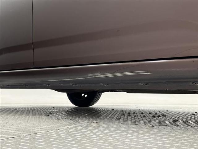 パッソ X LパッケージS 衝突回避支援ブレーキ機能 横滑り防止機能 Iストップ 盗難防止システム スマトキー リアカメラ ETC車載器 Wエアバック フルセグTV オートエアコン ナビTV 記録簿 1オーナー エアバッグ(7枚目)