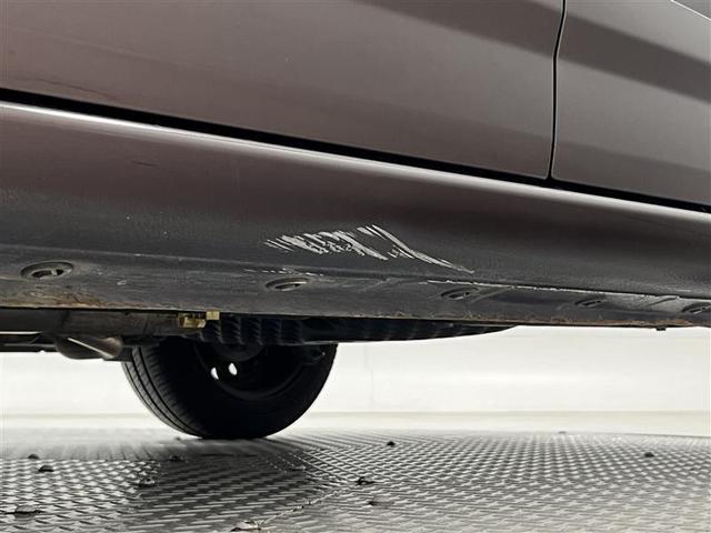 パッソ X LパッケージS 衝突回避支援ブレーキ機能 横滑り防止機能 Iストップ 盗難防止システム スマトキー リアカメラ ETC車載器 Wエアバック フルセグTV オートエアコン ナビTV 記録簿 1オーナー エアバッグ(8枚目)