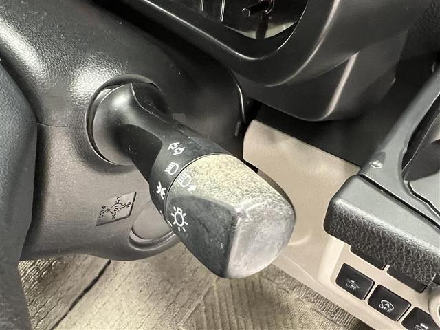 パッソ X LパッケージS 衝突回避支援ブレーキ機能 横滑り防止機能 Iストップ 盗難防止システム スマトキー リアカメラ ETC車載器 Wエアバック フルセグTV オートエアコン ナビTV 記録簿 1オーナー エアバッグ(15枚目)