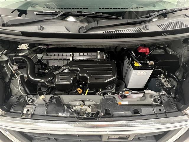 エンジンルームも隅々まで掃除がいきわたっています！