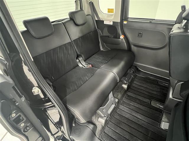 後席はＩＳＯＦＩＸ対応でチャイルドシートの取り付けも可能！足元は平らで広々！