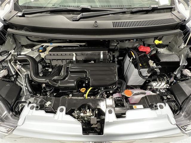 エンジンルームも隅々まで掃除がいきわたっています！