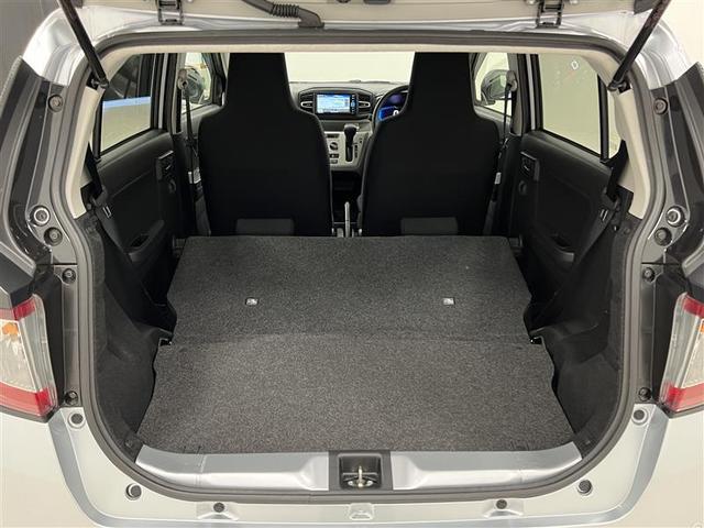 一体可倒式リヤシートで倒せば沢山の荷物が載せられます！