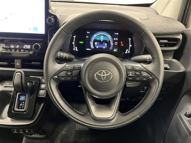 シエンタ ハイブリッドＺ　ＴＳＳ　ワンオーナ　ナビＴＶ　バックモニター　ＬＥＤライト　ＥＴＣ　スマートキー　オートエアコン　ＵＳＢ端子　前席シートヒーター　ＡＣ１００Ｖ　ブラインドスポットモニター　両側電動パワースライドドア（9枚目）