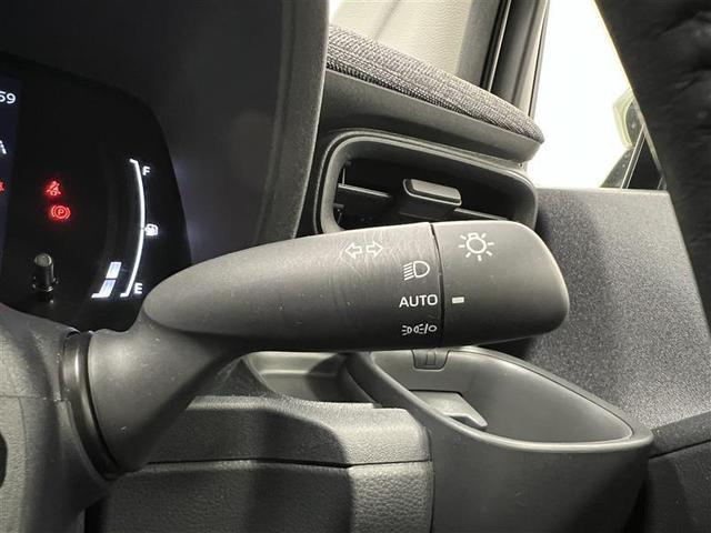 シエンタ ハイブリッドＺ　ＴＳＳ　ワンオーナ　ナビＴＶ　バックモニター　ＬＥＤライト　ＥＴＣ　スマートキー　オートエアコン　ＵＳＢ端子　前席シートヒーター　ＡＣ１００Ｖ　ブラインドスポットモニター　両側電動パワースライドドア（12枚目）