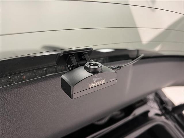 カローラクロス ハイブリッド　Ｚ　衝突軽減ブレーキ　記録簿有　スマキ－　ワンオーナ　Ｂモニター　アクティブクルーズコントロール　イモビ　ＬＥＤ　ＡＣ　運転席Ｐシート　メディアプレイヤー接続　キーレス　パワステ　アルミ　エアバッグ（33枚目）