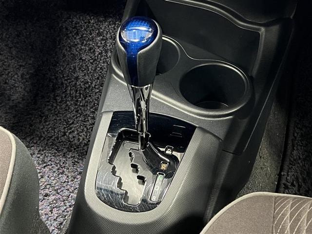 アクア Ｇ　誤発進抑制機能　バックモニタ　メンテナンスノート　デュアルエアバック　ナビＴＶ　パワーウィンドウ　ＥＳＣ　ＡＴエアコン　ＡＢＳ　パワーステアリング　オートクルーズ　運転席エアバッグ　ＥＴＣ（20枚目）