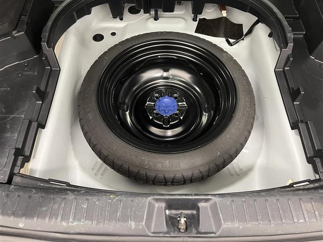 カローラフィールダー ＥＸ　ワンオーナー　１セグ　スマートキー＆プッシュスタート　ＰＷ　メモリナビ　キーレス　エアバッグ　マニュアルエアコン　横滑り防止装置　ＥＴＣ　ナビ＆ＴＶ　イモビライザー　アイドリングストップ　ＡＢＳ（8枚目）