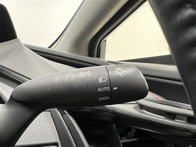 プリウス Z リアカメラ プリクラッシュ PWシート 1オーナ メモリナビ AC100V電源 LEDランプ ナビ・TV オートクルーズ アルミホイール AC 運転席エアバッグ 横滑り防止装置 ETC付 キーレス(13枚目)