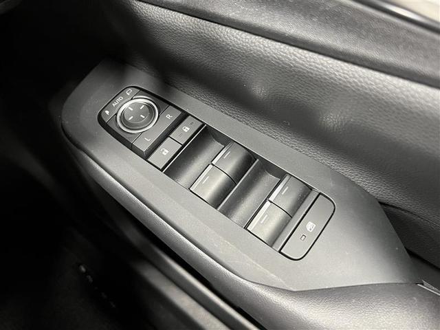 プリウス Z リアカメラ プリクラッシュ PWシート 1オーナ メモリナビ AC100V電源 LEDランプ ナビ・TV オートクルーズ アルミホイール AC 運転席エアバッグ 横滑り防止装置 ETC付 キーレス(28枚目)