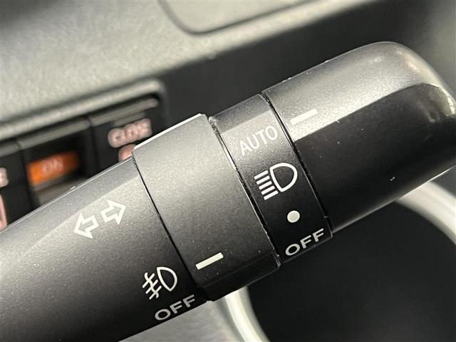 シエンタ G ナビ・TV スマートキープッシュスタート アイドリングS 1オ-ナ- リアカメラ 地デジフルセグ フルオートエアコン パワーウィンド ETC 運転席エアバック パワステ キーフリーシステム ABS(12枚目)