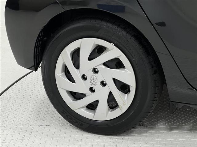 アクア Ｓ　キーレスエントリ　ナビ＆ＴＶ　オートエアコン　デュアルエアバック　ＥＳＣ　Ｂカメラ　パワーウィンドウ　ＥＴＣ　ＳＲＳ　ワンセグＴＶ　パワーステアリング　ＡＢＳ　メモリーナビ（7枚目）