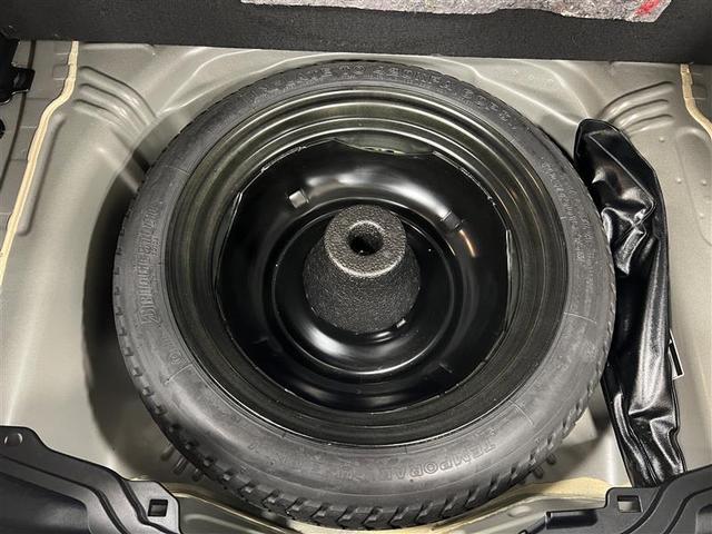 アクア Ｓ　キーレスエントリ　ナビ＆ＴＶ　オートエアコン　デュアルエアバック　ＥＳＣ　Ｂカメラ　パワーウィンドウ　ＥＴＣ　ＳＲＳ　ワンセグＴＶ　パワーステアリング　ＡＢＳ　メモリーナビ（8枚目）