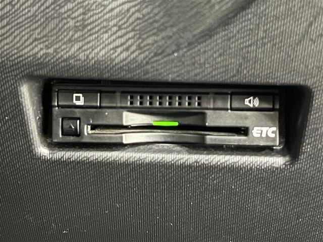 アクア Ｓ　キーレスエントリ　ナビ＆ＴＶ　オートエアコン　デュアルエアバック　ＥＳＣ　Ｂカメラ　パワーウィンドウ　ＥＴＣ　ＳＲＳ　ワンセグＴＶ　パワーステアリング　ＡＢＳ　メモリーナビ（15枚目）