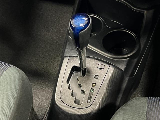 アクア Ｓ　キーレスエントリ　ナビ＆ＴＶ　オートエアコン　デュアルエアバック　ＥＳＣ　Ｂカメラ　パワーウィンドウ　ＥＴＣ　ＳＲＳ　ワンセグＴＶ　パワーステアリング　ＡＢＳ　メモリーナビ（17枚目）