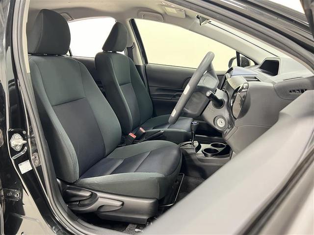 アクア Ｓ　キーレスエントリ　ナビ＆ＴＶ　オートエアコン　デュアルエアバック　ＥＳＣ　Ｂカメラ　パワーウィンドウ　ＥＴＣ　ＳＲＳ　ワンセグＴＶ　パワーステアリング　ＡＢＳ　メモリーナビ（18枚目）