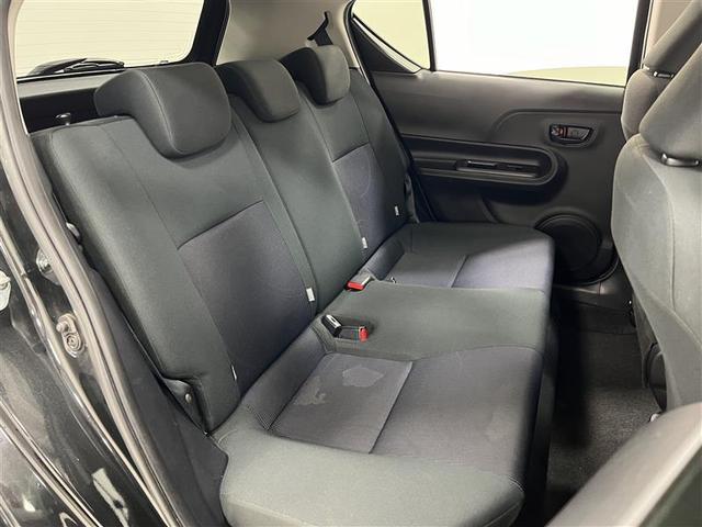 アクア Ｓ　キーレスエントリ　ナビ＆ＴＶ　オートエアコン　デュアルエアバック　ＥＳＣ　Ｂカメラ　パワーウィンドウ　ＥＴＣ　ＳＲＳ　ワンセグＴＶ　パワーステアリング　ＡＢＳ　メモリーナビ（19枚目）