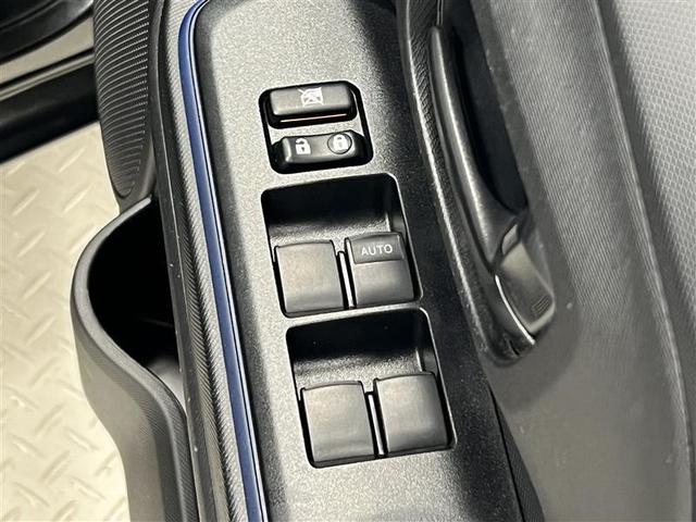 アクア Ｓ　キーレスエントリ　ナビ＆ＴＶ　オートエアコン　デュアルエアバック　ＥＳＣ　Ｂカメラ　パワーウィンドウ　ＥＴＣ　ＳＲＳ　ワンセグＴＶ　パワーステアリング　ＡＢＳ　メモリーナビ（24枚目）