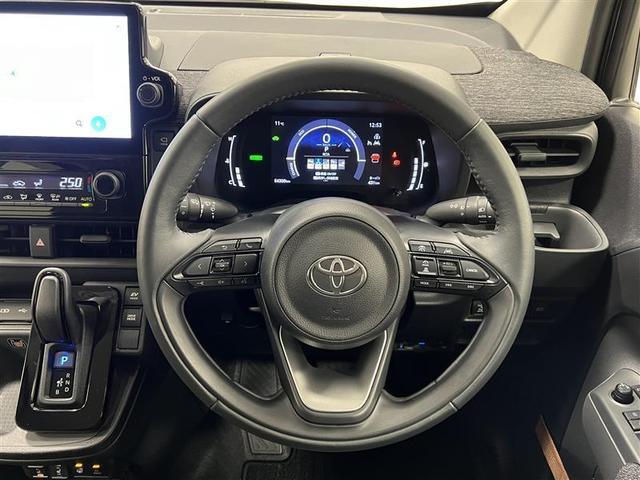 シエンタ ハイブリッドＺ　ＴＳＳ　ワンオーナ　エアバック　キーレスエントリー　ナビＴＶ　イモビライザー　整備記録簿　バックモニター　ＬＥＤヘッドライト　ＥＴＣ車載器　横滑り防止　スマートキー　オートエアコン　サイドエアバッグ（9枚目）