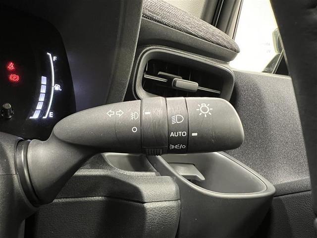 シエンタ ハイブリッドＺ　ＴＳＳ　ワンオーナ　エアバック　キーレスエントリー　ナビＴＶ　イモビライザー　整備記録簿　バックモニター　ＬＥＤヘッドライト　ＥＴＣ車載器　横滑り防止　スマートキー　オートエアコン　サイドエアバッグ（12枚目）