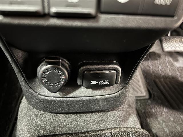 シエンタ ハイブリッドＺ　ＴＳＳ　ワンオーナ　エアバック　キーレスエントリー　ナビＴＶ　イモビライザー　整備記録簿　バックモニター　ＬＥＤヘッドライト　ＥＴＣ車載器　横滑り防止　スマートキー　オートエアコン　サイドエアバッグ（28枚目）