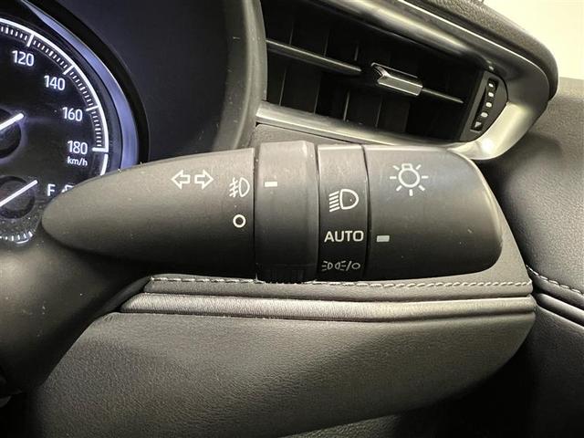 ハリアー Ｇ　衝突回避ブレーキ　ＡＵＸ接続　セキュリティーアラーム　ＡＡＣ　バックモニタ－　１オーナ　横滑防止装置　ＬＥＤランプ　スマキー　キーフリー　ＡＷ　ＥＴＣ車載器　ＰＳ　パワーウインドウ　ナビ　パワ－シ－ト（12枚目）