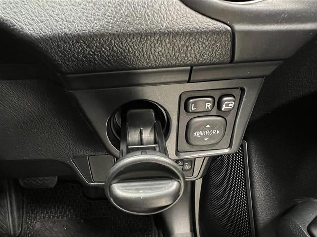 カローラアクシオ １．３Ｘ　エアコン　点検記録簿　ワイヤレスキー　助手席エアバック　ＰＷ　パワステ　サイドエアバッグ　ワンオーナ　ワンセグ　運転席エアバック　ＡＢＳ　メモリーナビ　バックカメラ　横滑り防止機能（19枚目）