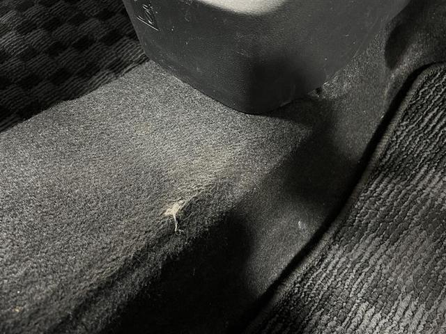 ムーヴ カスタム　ＸリミテッドＩＩ　ＳＡＩＩＩ　ワンオーナー車　ナビＴＶ　ＬＥＤヘッド　エアバック　スマートキー　アイドリングストップ　ミュージックプレイヤー接続可　ＡＢＳ　バックカメラ　地デジ　オートエアコン　助手席エアバッグ　キーフリー（9枚目）