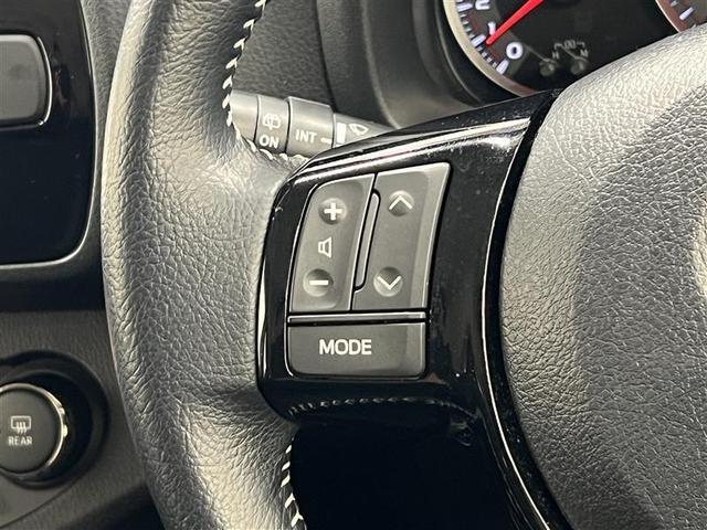 ヴィッツ Ｕ　盗難防止システム　衝突被害軽減ブレーキ　ＤＶＤ　ＬＥＤヘッドライト　キーレス　ＡＢＳ　エアコン　Ｂカメラ　スマートストップ　スマートキー　パワステ　ナビＴＶ　横滑り防止装置　パワーウィンドウ（11枚目）