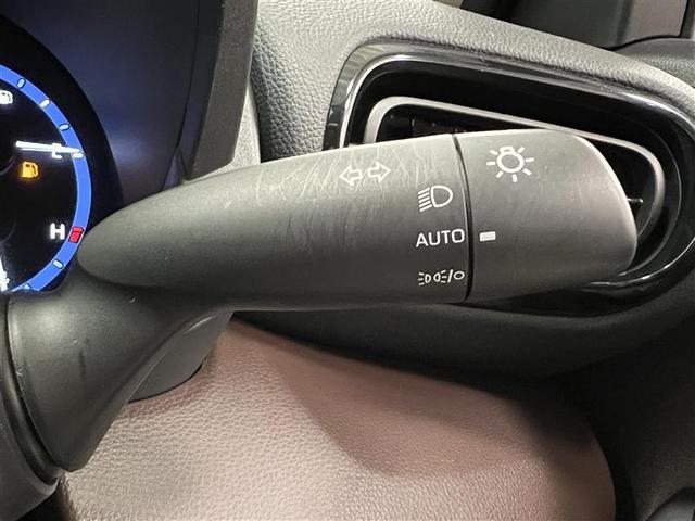 ヤリスクロス ハイブリッドＺ　インテリジェントキー　アルミホイル　試乗車　ＬＥＤライト　１オ－ナ－　リアカメラ　ナビ　クルーズコントロール　横滑り防止システム　メモリーナビゲーション　電動シ－ト　パワステ　オートエアコン　ＡＢＳ（12枚目）