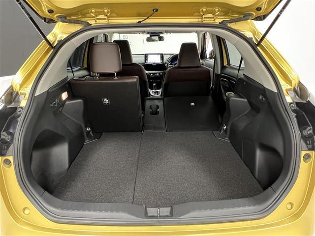 ヤリスクロス ハイブリッドＺ　インテリジェントキー　アルミホイル　試乗車　ＬＥＤライト　１オ－ナ－　リアカメラ　ナビ　クルーズコントロール　横滑り防止システム　メモリーナビゲーション　電動シ－ト　パワステ　オートエアコン　ＡＢＳ（23枚目）