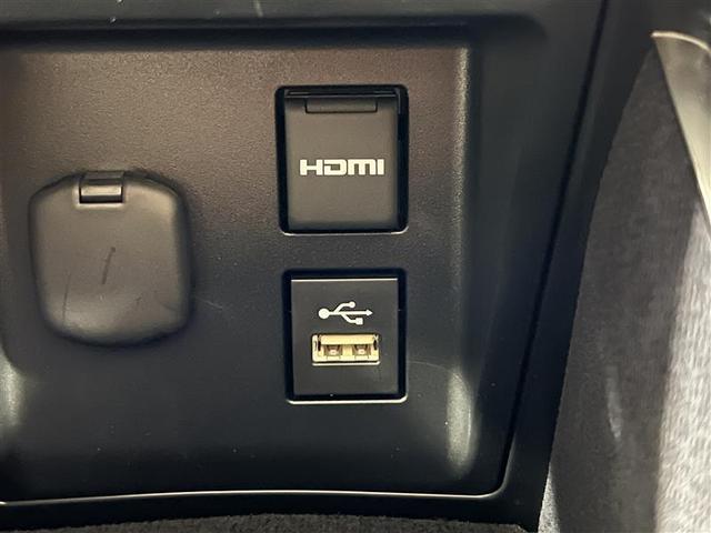 �f�B�X�v���C�I�[�f�B�I�ւ̂t�r�a�A�g�c�l�h�ڑ��|�[�g�́A�Z���^�[�R���\�[���̒��ɂ���܂��I