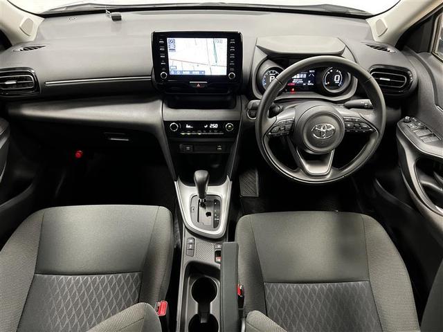 ヤリスクロス Ｇ　ワンオーナ　衝突被害軽減ブレーキ　横滑り防止機能　エアバック　盗難防止装置　フルオートエアコン　スマートキー＆プッシュスタート　アルミ　ナビ　キーフリー　メディアプレイヤー接続　メモリナビ　ＡＢＳ（12枚目）