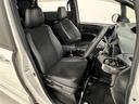 前席はセパレートタイプ!ひじ掛け付で長時間の運転に重宝します!シート位置が高めで乗り降りしやすい!