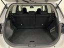 ラゲージスペースは必要十分な大きさ!大きなモノを載せたい時は、後席を分割で倒すことも出来ます!