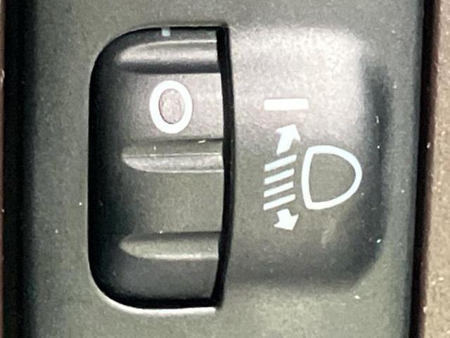 ルーミー X S 新品タイヤ/保証書/純正 SDナビ/スマートアシスト(トヨタ・ダイハツ)/電動スライドドア/Bluetooth接続/ETC/EBD付ABS/横滑り防止装置/アイドリングストップ/バックモニター 記録簿(42枚目)