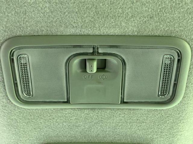 ルーミー X S 新品タイヤ/保証書/純正 SDナビ/スマートアシスト(トヨタ・ダイハツ)/電動スライドドア/Bluetooth接続/ETC/EBD付ABS/横滑り防止装置/アイドリングストップ/バックモニター 記録簿(48枚目)