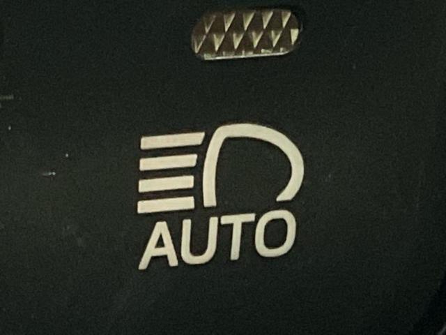 プリウス S 新品タイヤ/保証書/社外 9インチ SDナビ/衝突安全装置/車線逸脱防止支援システム/ヘッドランプ LED/Bluetooth接続/ETC/EBD付ABS/横滑り防止装置/アイドリングストップ 禁煙車(44枚目)