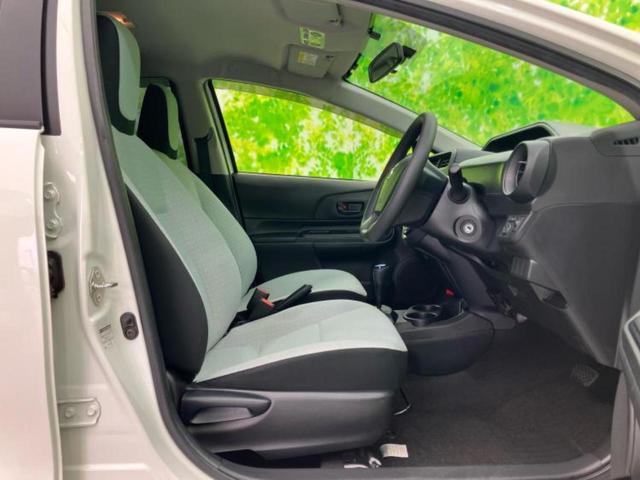 アクア L 純正 ナビ/Bluetooth接続/ETC/EBD付ABS/横滑り防止装置/アイドリングストップ/エアバッグ 運転席/エアバッグ 助手席/パワーウインドウ/キーレス/オートエアコン/パワーステアリング(4枚目)