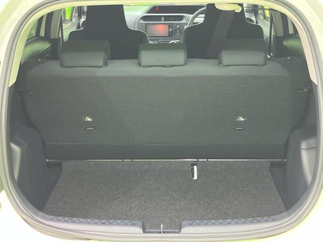 アクア L 純正 ナビ/Bluetooth接続/ETC/EBD付ABS/横滑り防止装置/アイドリングストップ/エアバッグ 運転席/エアバッグ 助手席/パワーウインドウ/キーレス/オートエアコン/パワーステアリング(8枚目)