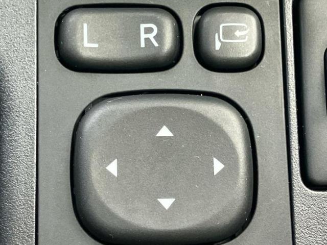 アクア L 純正 ナビ/Bluetooth接続/ETC/EBD付ABS/横滑り防止装置/アイドリングストップ/エアバッグ 運転席/エアバッグ 助手席/パワーウインドウ/キーレス/オートエアコン/パワーステアリング(28枚目)