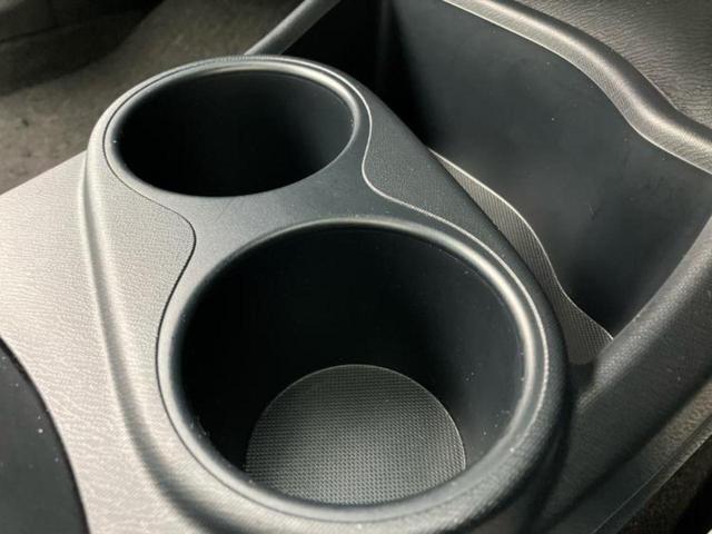 アクア L 純正 ナビ/Bluetooth接続/ETC/EBD付ABS/横滑り防止装置/アイドリングストップ/エアバッグ 運転席/エアバッグ 助手席/パワーウインドウ/キーレス/オートエアコン/パワーステアリング(36枚目)