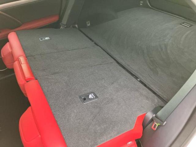 ＷＥＣＡＲＳでは各商談席に大型モニターをご用意しております！見やすい大画面でゆったりと全国の在庫をご覧いただけます！是非ご来店お待ちしております！