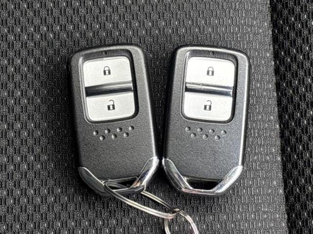 ヴェゼル ４ＷＤハイブリッドＸ　保証書／純正　ＳＤナビ／衝突安全装置／シートヒーター／ヘッドランプ　ＬＥＤ／Ｂｌｕｅｔｏｏｔｈ接続／ＥＴＣ／ＥＢＤ付ＡＢＳ／横滑り防止装置／アイドリングストップ／ホンダセンシング／バックモニター（42枚目）
