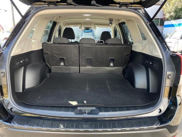 フォレスター ４ＷＤプレミアム　新品タイヤ／保証書／純正　８インチ　ＳＤナビ／デジタルインナーミラー／衝突安全装置／シートヒーター　全席／車線逸脱防止支援システム／ヘッドランプ　ＬＥＤ／Ｂｌｕｅｔｏｏｔｈ接続／ＥＴＣ　バックカメラ（8枚目）