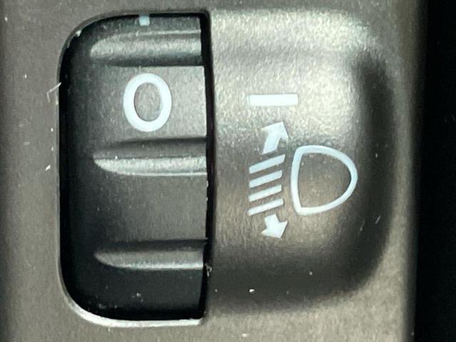 イグニス ハイブリッドMG 新品タイヤ/保証書/社外 ナビ/シートヒーター/ETC/EBD付ABS/横滑り防止装置/アイドリングストップ/DVD/エアバッグ 運転席/エアバッグ 助手席/パワーウインドウ/キーレスエントリー(32枚目)