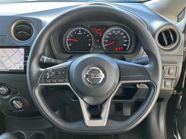 ノート Ｘ　保証書／純正　ＳＤナビ／エマージェンシーブレーキ／車線逸脱防止支援システム／ヘッドランプ　ＬＥＤ／ＥＢＤ付ＡＢＳ／横滑り防止装置／アイドリングストップ／バックモニター／フルセグＴＶ　バックカメラ（9枚目）